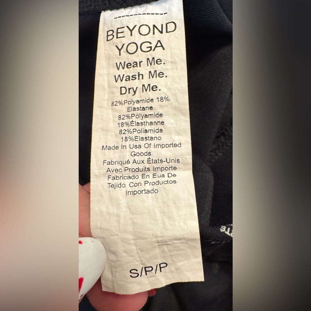Beyond Yoga Sprinkled Hearts PowerShine High-Waisted Midi Legging. Size small - Picture 6 of 6